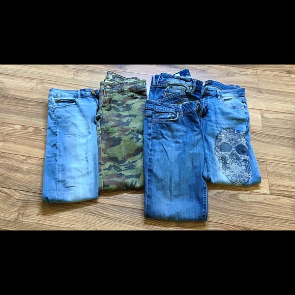 House hold items, Women’s & Girls Clothes - Picture 8 of 15